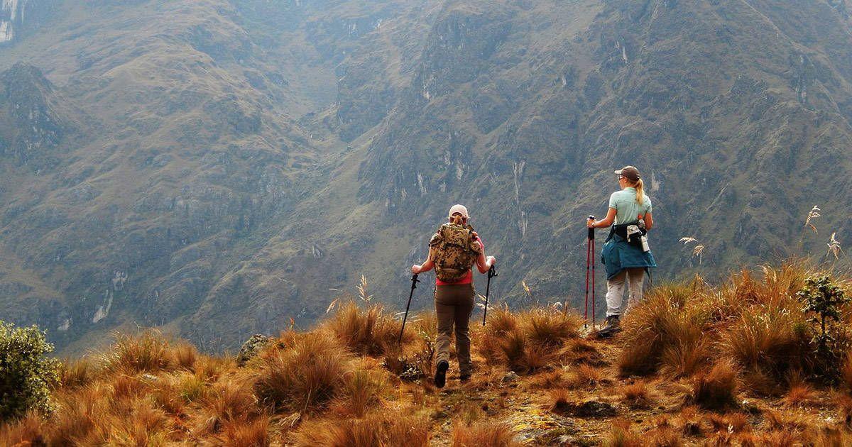 Hikers on the Inca Trail to Machu Picchu. Image by Westfale from Pixabay.