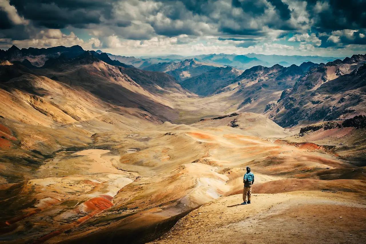Man appreciating the Peruvian landscape.  Peru, Figure, Man image. Free for use by Pixabay. 