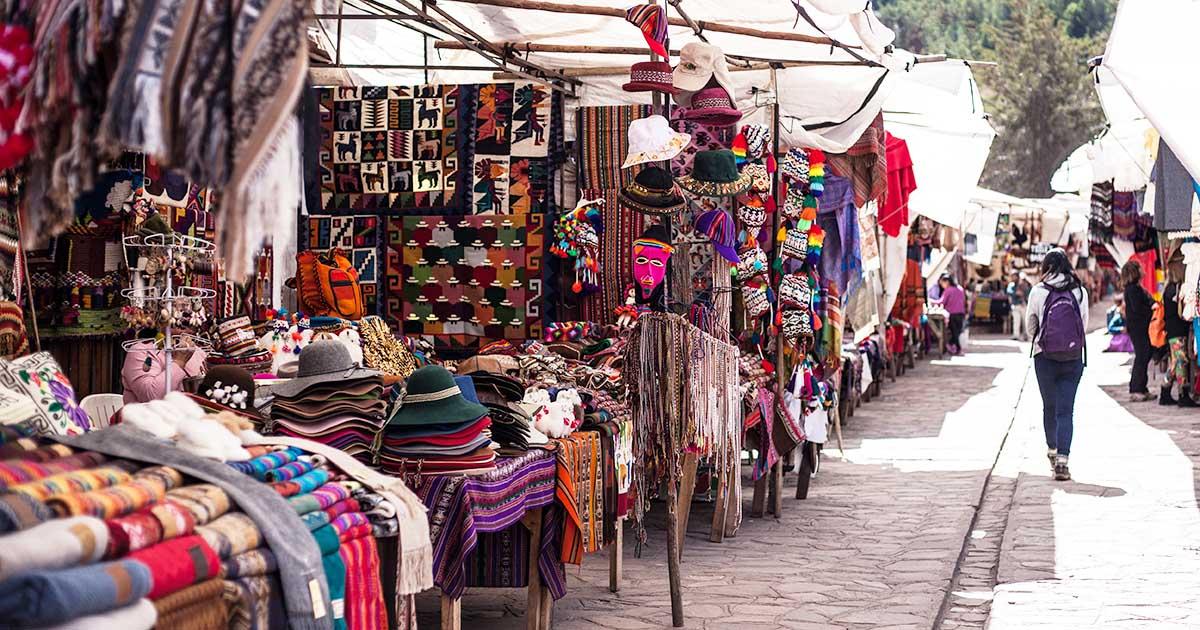 A Peruvian souvenir market. Photo by Ana Castañeda for Peru For Less.