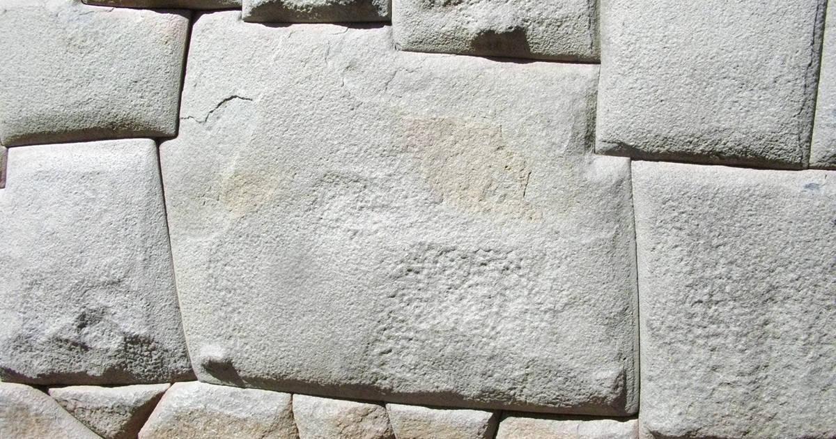 The Twelve Angle Stone. Image: " Twelve Angle Stone - Cuzco" by Yusuke Kawasaki is licensed under CC BY 2.0.