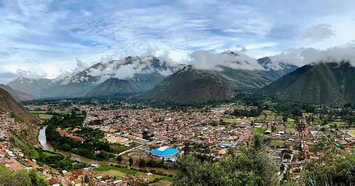 Viewpoint overlooking the town of Urubamba. Image: "Urubamba" by F Delventhal is licensed under CC BY 2.0.