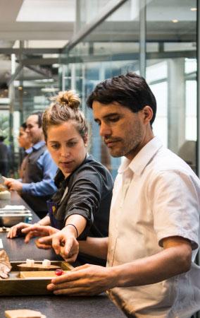 Virgilio showing dish