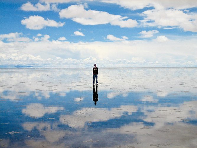 Canadian Travelers' Ultimate Guide to Bolivia's Must-See Destinations - Salar de Uyuni: The World's Largest Salt Flat