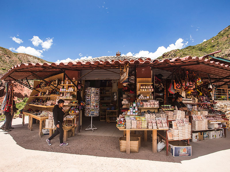 Market for purchasing Sal de Maras.